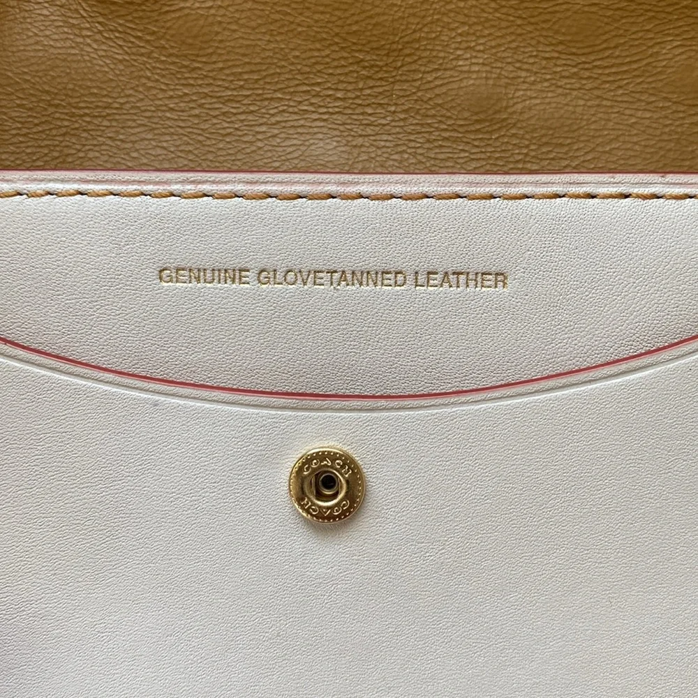COACH 1941 Tea Rose Clutch CHALK
Wristlet Wallet - Picture 7 of 16